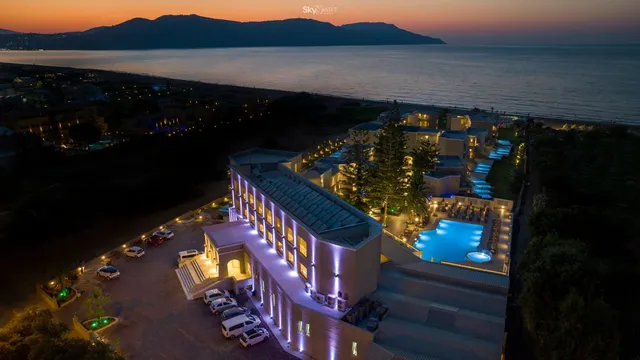 Vantaris Luxury Beach Hotel