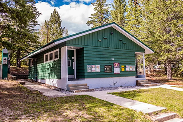 Tunnel Mountain Trailer Court