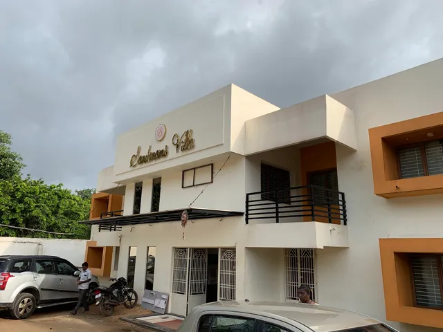 OYO 30931 Sandanams Villa