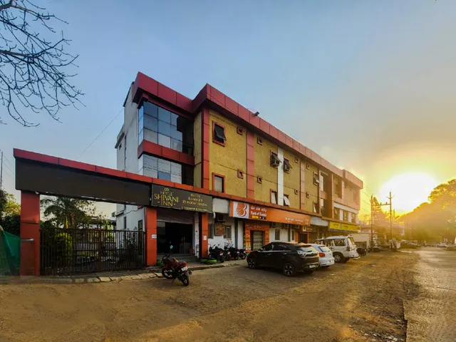 Shivani Inn Hotel & Banquet