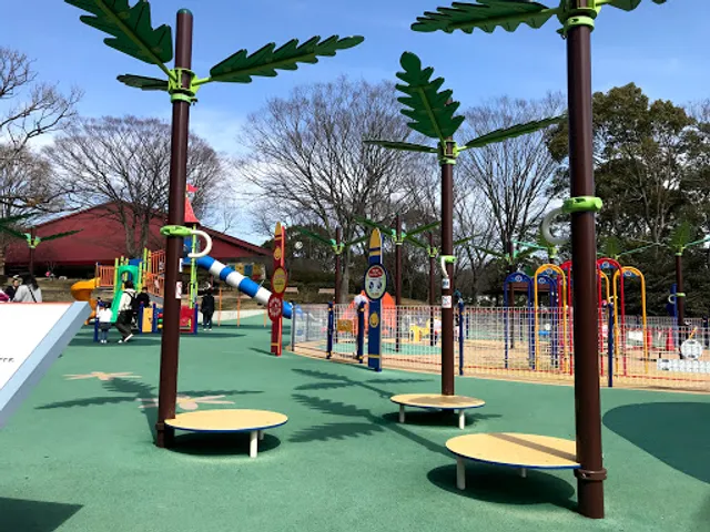 こどもの国遊具広場