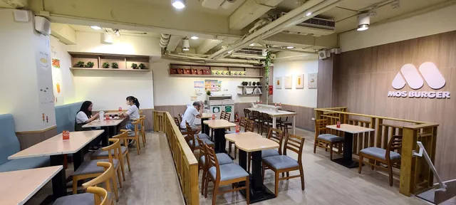 MOS BURGER Tainan Chongxue Shop