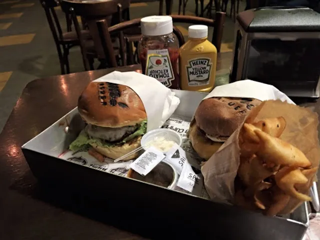 Hum! Burguer & Executivos - Asa Norte