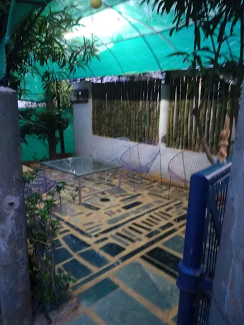 The full moon pizzeria