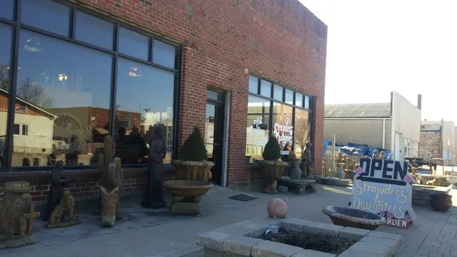 Strawder's & Daughters Gifts