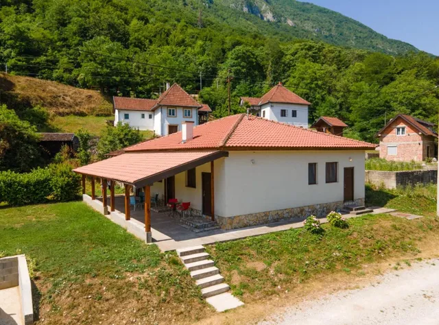 APARTMANI LUKA