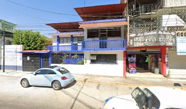 Av Niños Héroes 24