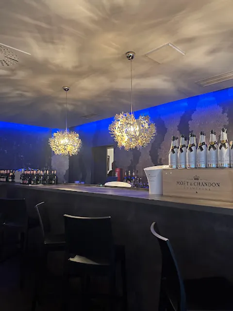 La Strada - Martini Suite - Vinum by Claudio Parrinello