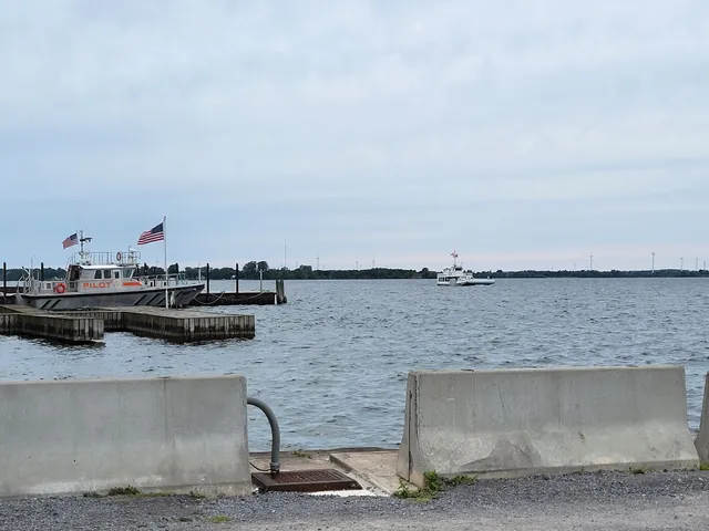 Wolfe Island - Cape Vincent / Ferry