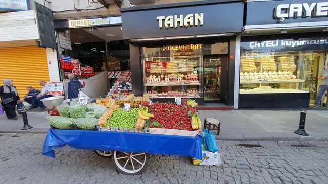 Uskudar Fishermen's Market