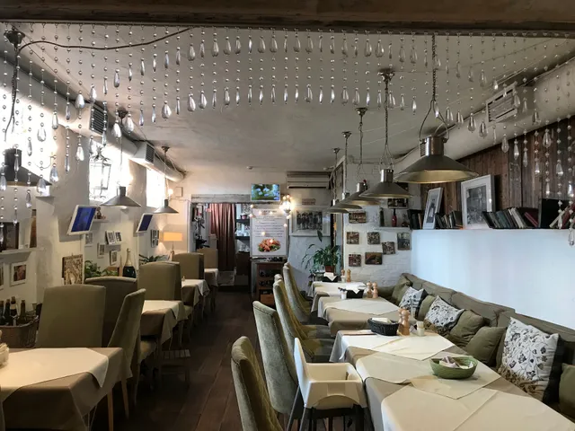 Restaurant "Chipollino"