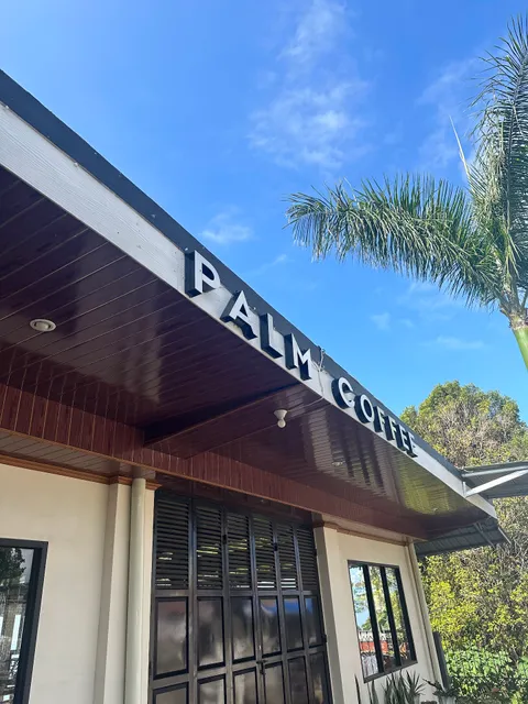 D'Palm Guest House, Coffee, & Resto
