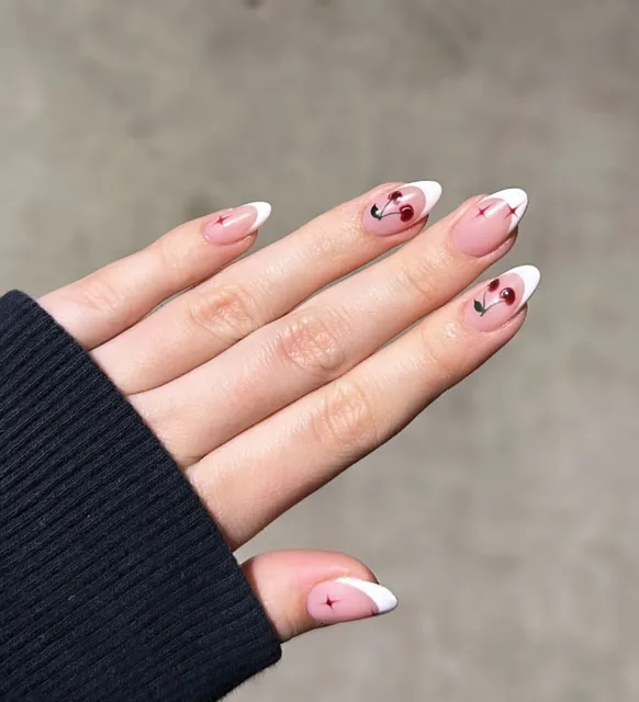 Lynlyn Nails - By Appointment Only