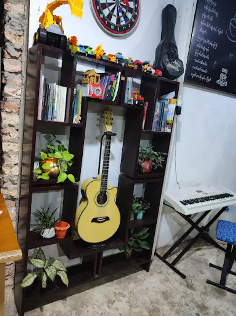 Maung Ma Tea House မောင်းမလ္ဘက်ရည်ဆိုင်