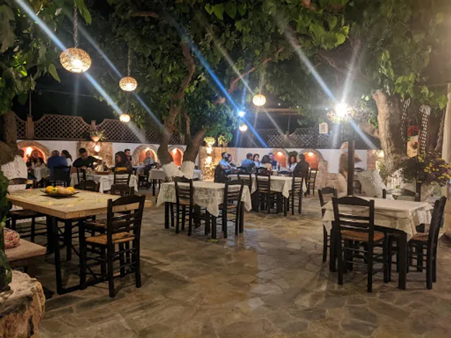 Η Καλύβα Εστιατόριο - Ταβέρνα