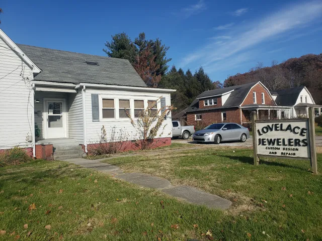 Lovelace's Jewelry Design/Repr