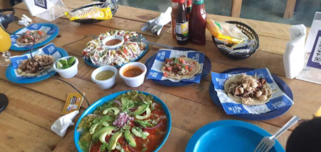 LOS PLEBES MARISQUERIA TRC