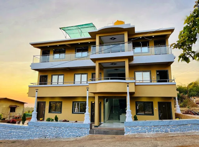 Kadam palace (कदम पॅलेस)