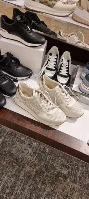 Sunglass Hut at Macy's