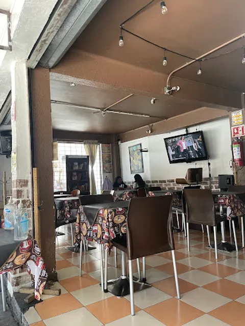 Piel Morena, Cafetería de Barrio