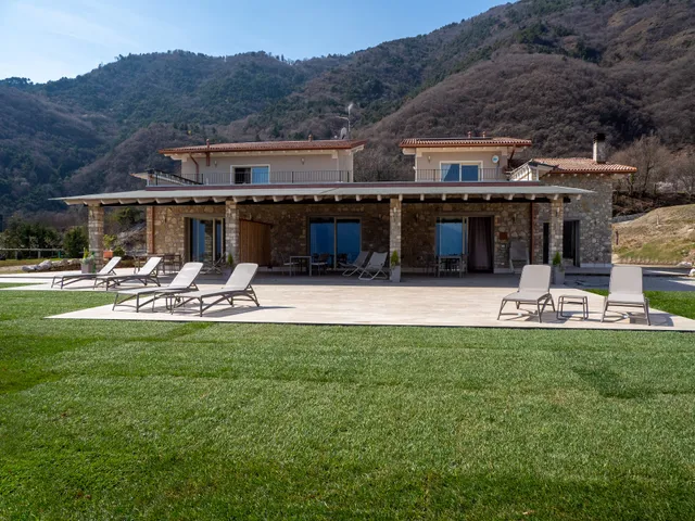 Oasi Da Vinci – Appartamenti con Vista Lago a Tignale