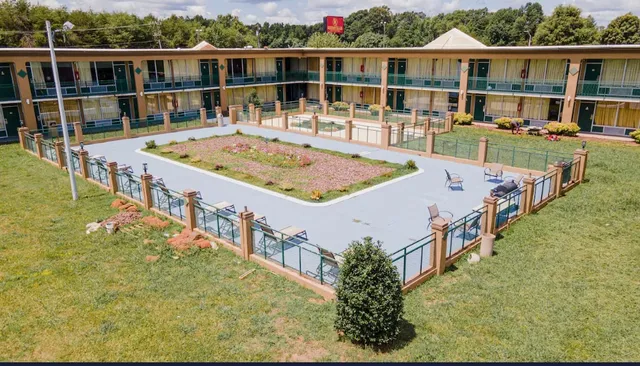 Reidsville Inn & Suites