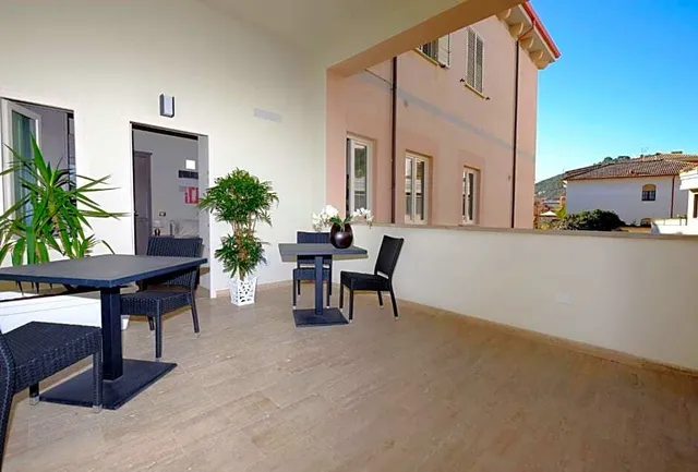 EOS Room and Breakfast