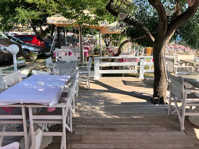 Vanilla cafe restaurant