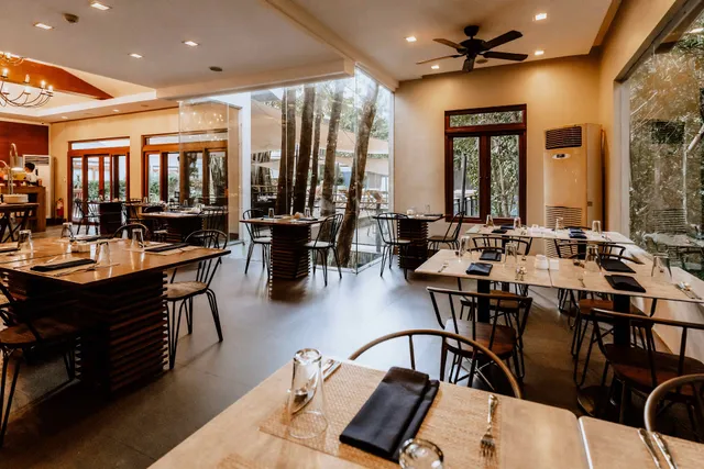 Hunt Restaurant - Coron