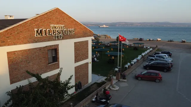 Hotel Milestone 1915