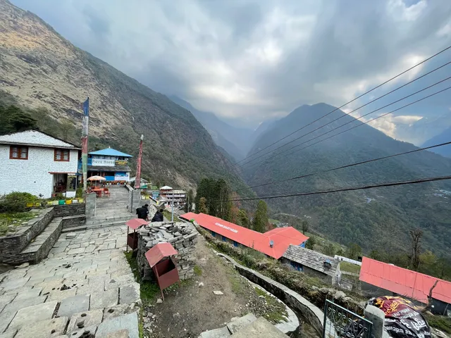 Real Sinuwa Cottage & Restaurant