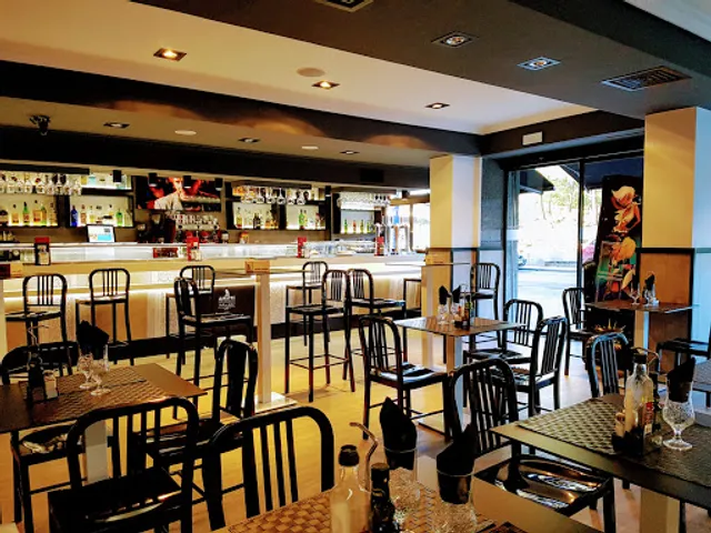 Cervecería Jamonería Leomar