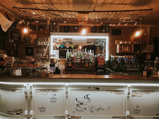 Illusion Café
