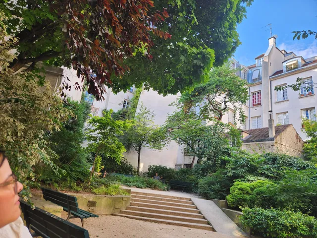 Square Danielle Mitterrand