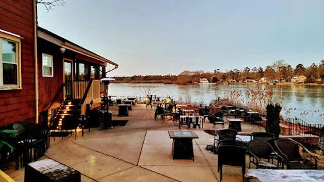Lake House Restaurant