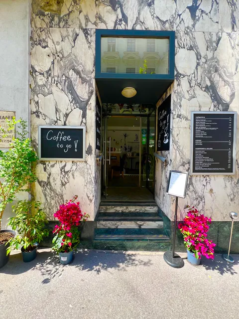 Kafe`de Bistro, Restaurant & Café