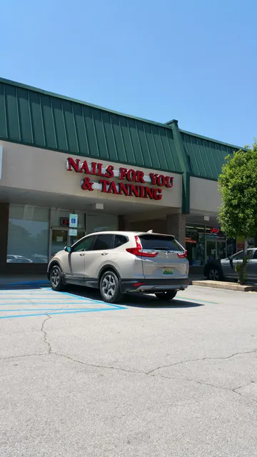 Village Green Shopping Sq