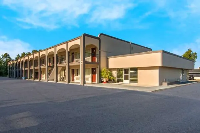 Econo Lodge Goldsboro Hwy 70