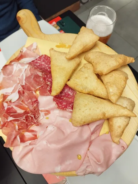 Pollicino ristorante con area bimbi. Parcheggio gratuito