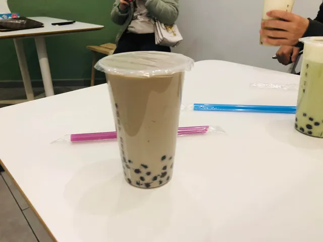 SHIKO BUBBLE TEA 十口奶茶