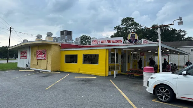 Willie's Wee-Nee Wagon