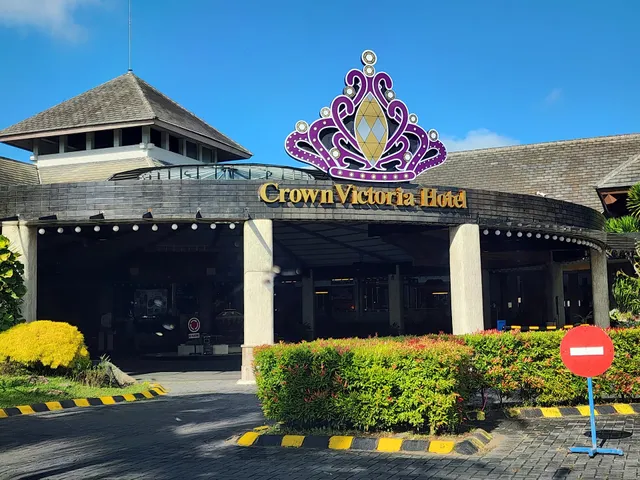 Crown Victoria Hotel