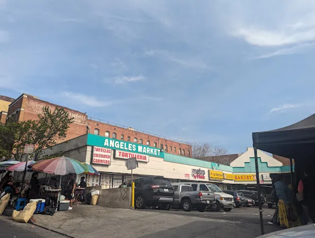 Angeles Market