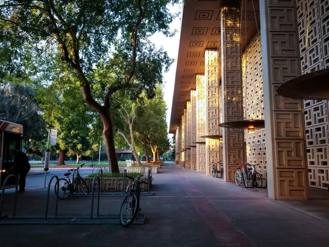 Lane Medical Library