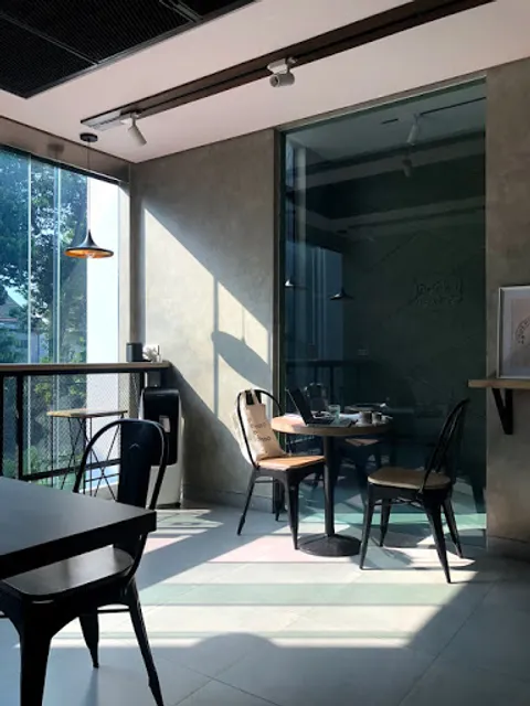 Cecemuwe Cafe and Space - Senayan