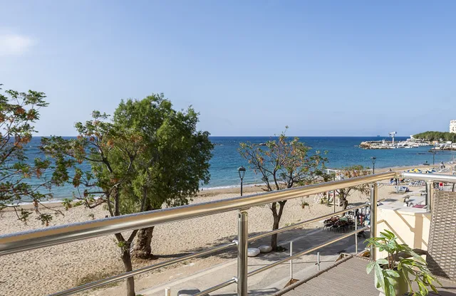 Nea Chora Beachfront suites