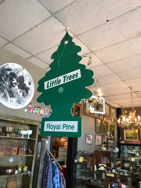 Antique Avenue Market