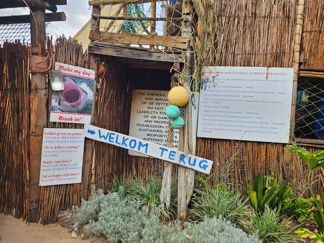 De Vette Mossel Harties | Beach Seafood Restaurant Experience