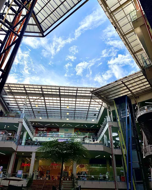 Centro Comercial Portal 80