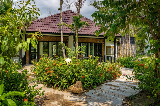 Koh Rong Hill Beach Resort